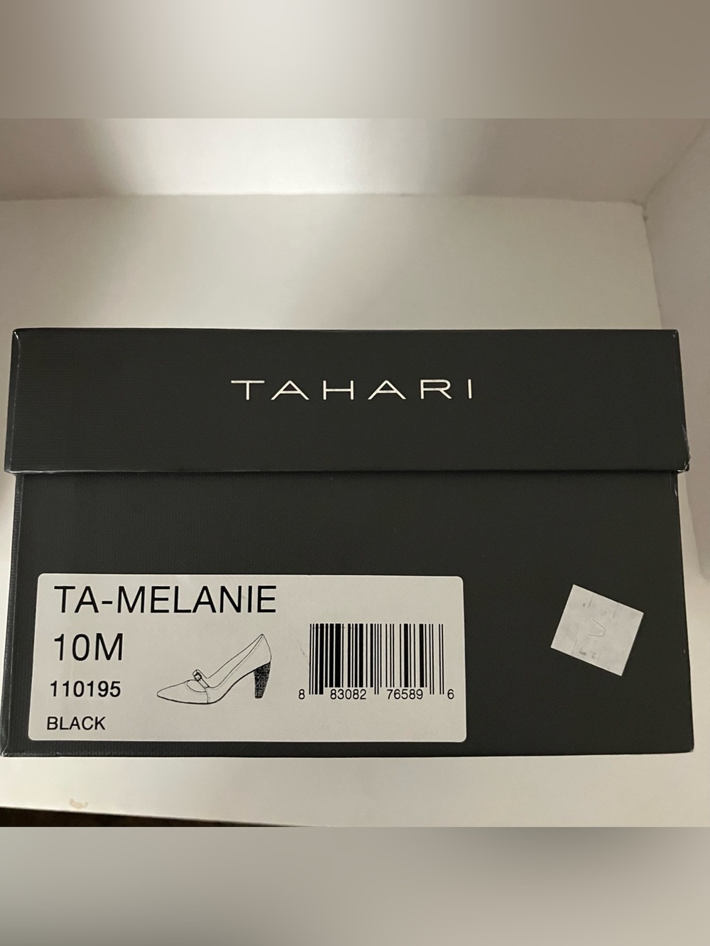 TAHARI Melanie Black Patent Leather Mary Jane Pumps Cone Kitten Heels EUC US 10 - Picture 14 of 14